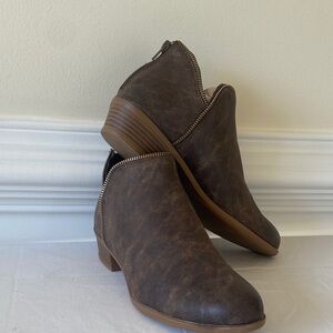 JustFab Brown Faux-Leather Side-Zip Ankle Booties